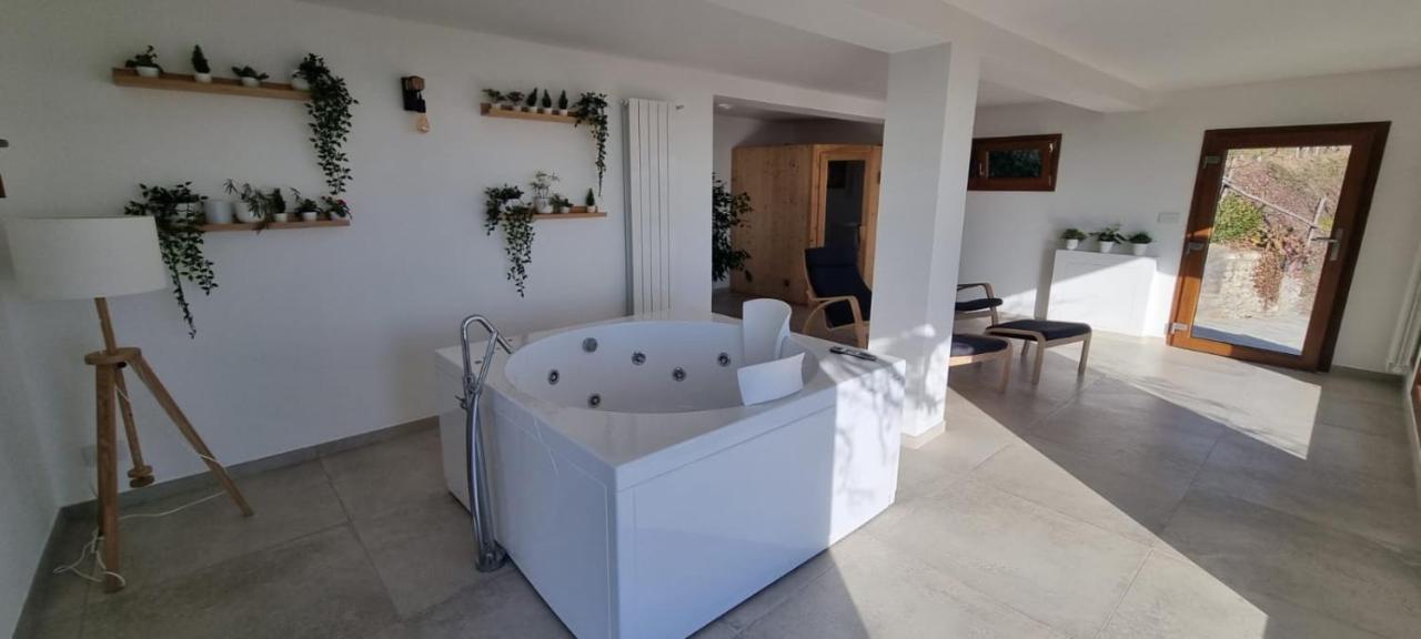Chalet Sophie - Luxury Chalet Roletto Eksteriør bilde