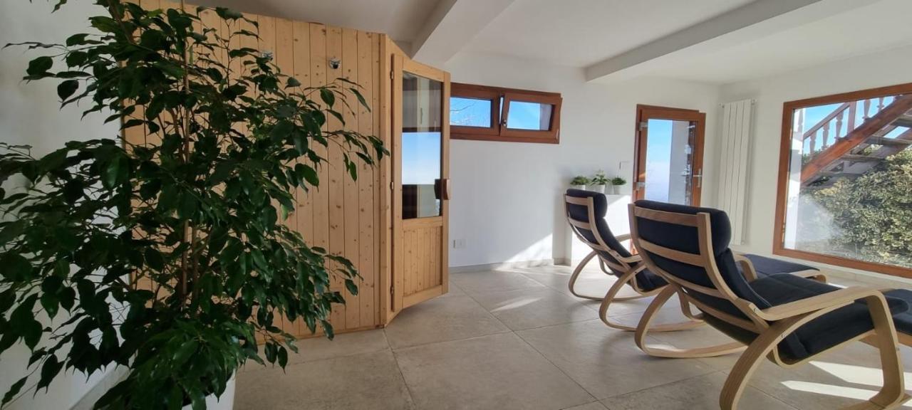 Chalet Sophie - Luxury Chalet Roletto Eksteriør bilde